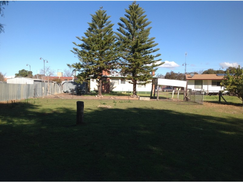 27 Powell Street, Jerilderie NSW 2716