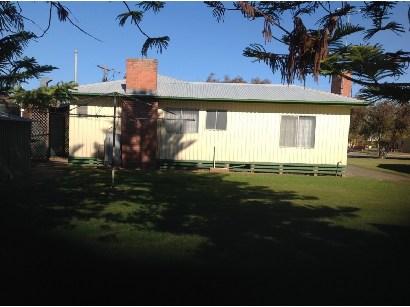 27 Powell Street, Jerilderie NSW 2716