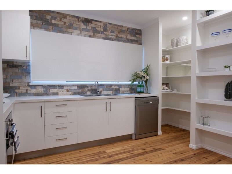 107 Whiting Street, Labrador QLD 4215