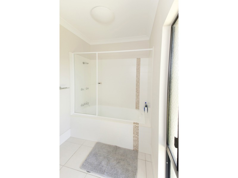 16 Oakville Parade, Trinity Park QLD 4879