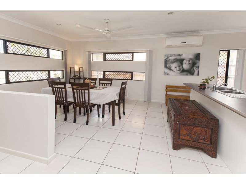 16 Oakville Parade, Trinity Park QLD 4879