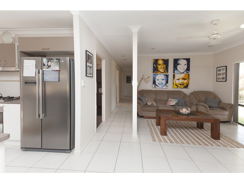 16 Oakville Parade, Trinity Park QLD 4879