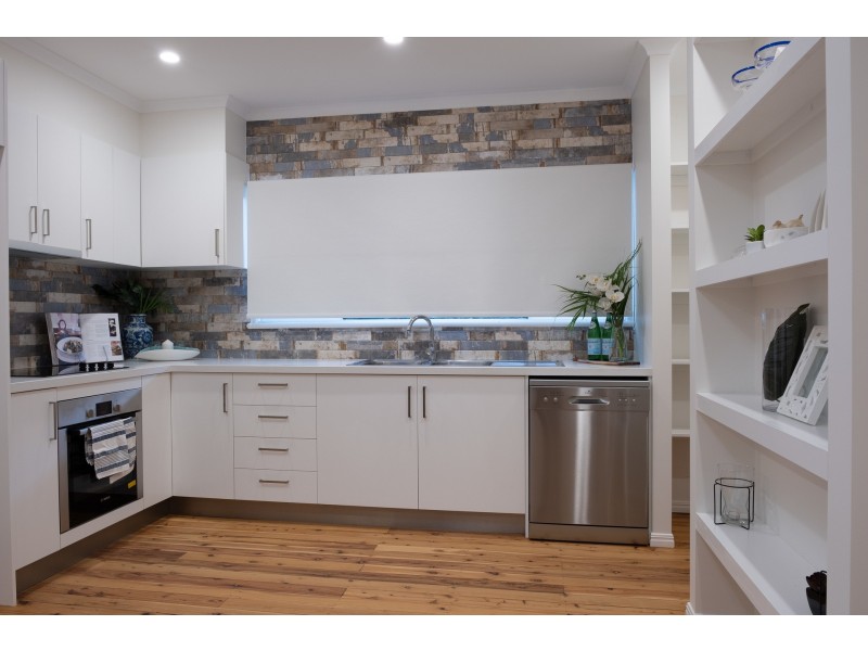 107 Whiting Street, Labrador QLD 4215