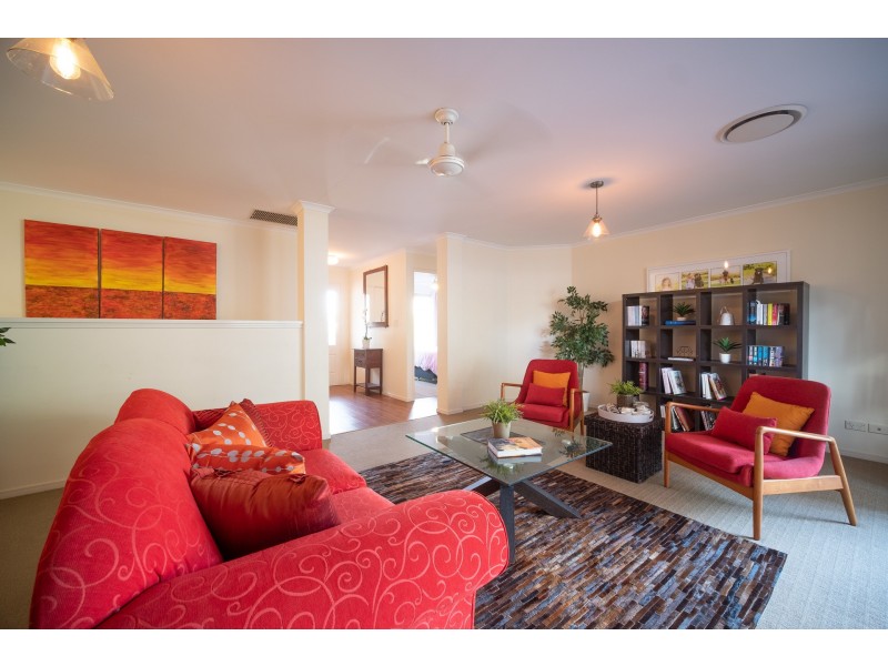 1 Morgan Close, Manly West QLD 4179