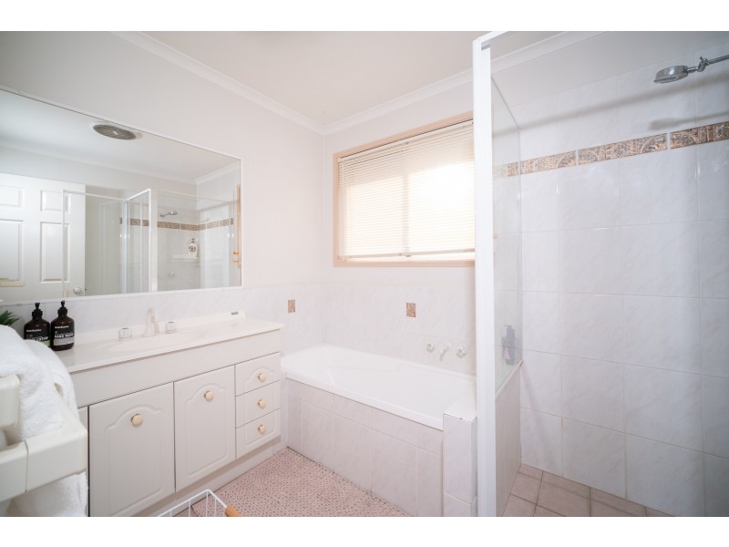 1 Morgan Close, Manly West QLD 4179