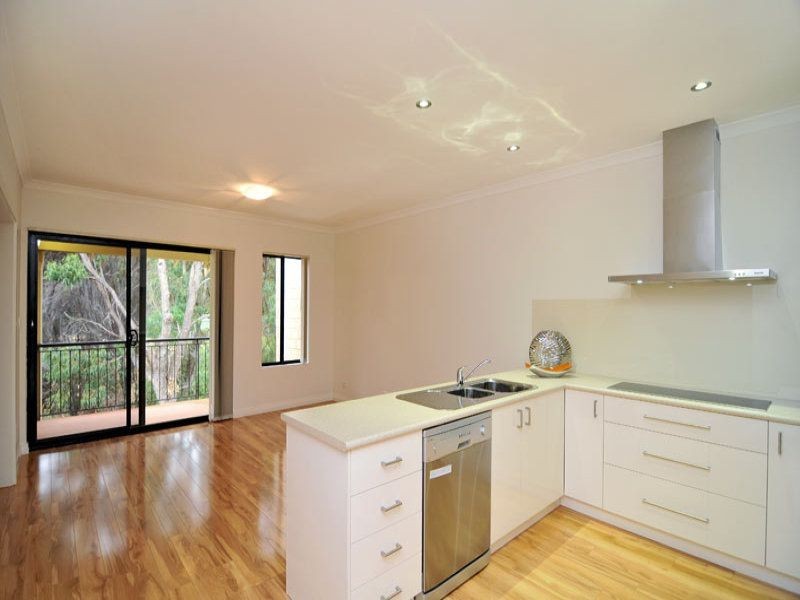 38/21 Oakmont Avenue, Meadow Springs WA 6210