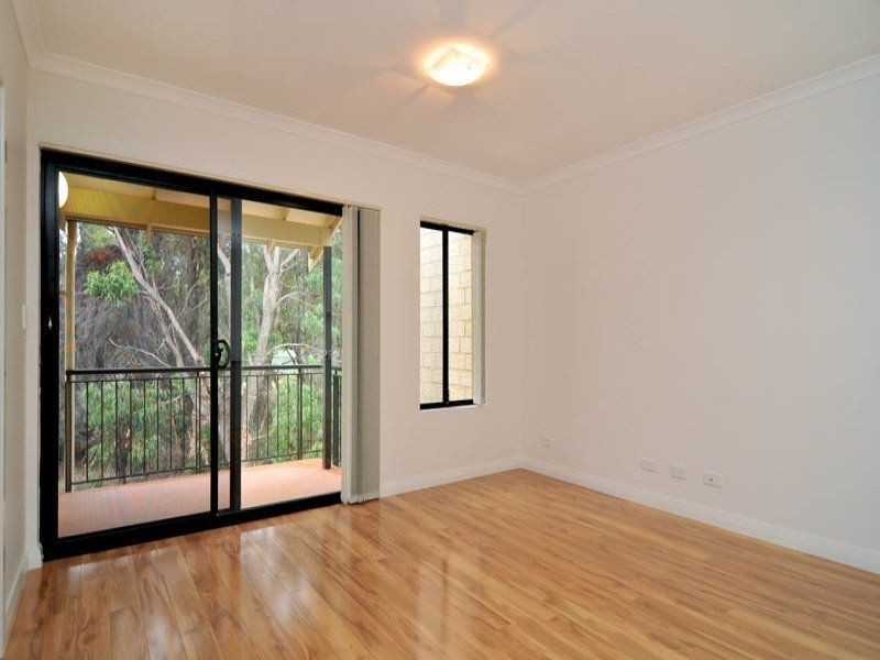 38/21 Oakmont Avenue, Meadow Springs WA 6210