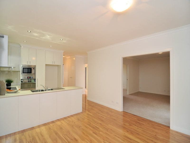 38/21 Oakmont Avenue, Meadow Springs WA 6210