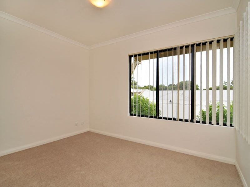 38/21 Oakmont Avenue, Meadow Springs WA 6210