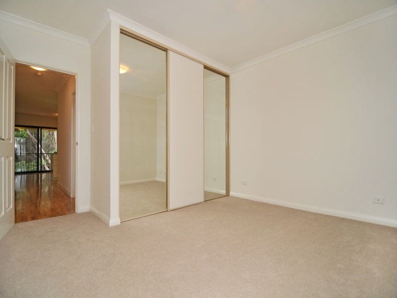 38/21 Oakmont Avenue, Meadow Springs WA 6210