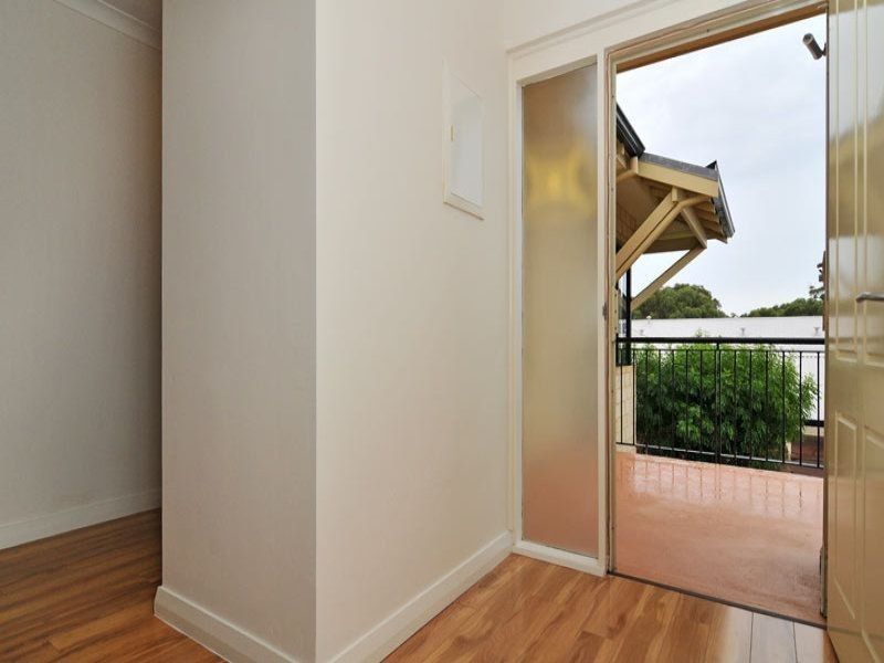 38/21 Oakmont Avenue, Meadow Springs WA 6210