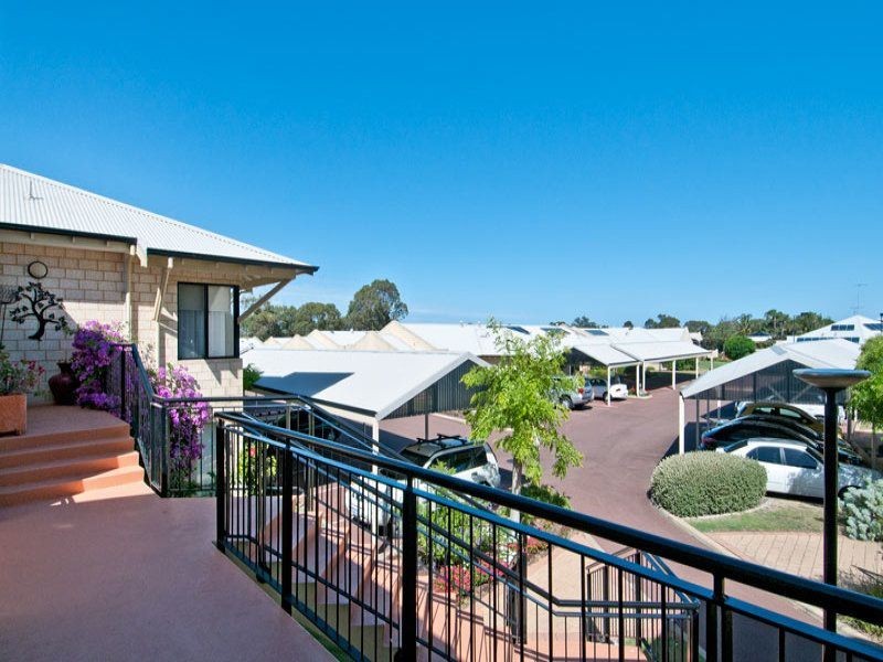 28/21 Oakmont Avenue, Meadow Springs WA 6210