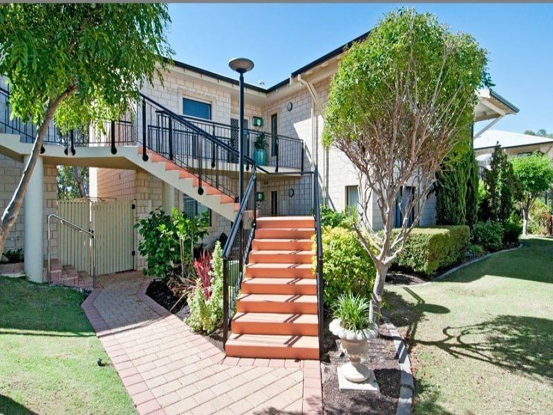 18/21 Oakmont Avenue, Meadow Springs WA 6210