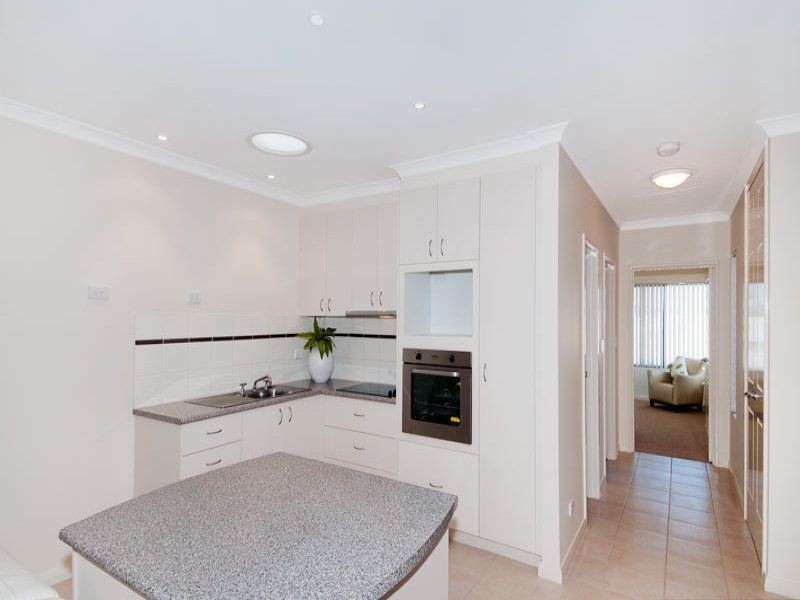 18/21 Oakmont Avenue, Meadow Springs WA 6210