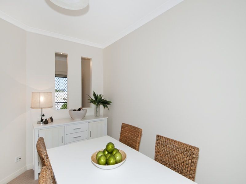 18/21 Oakmont Avenue, Meadow Springs WA 6210