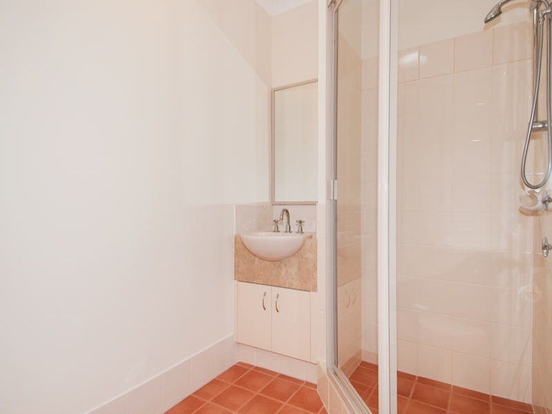 18/21 Oakmont Avenue, Meadow Springs WA 6210