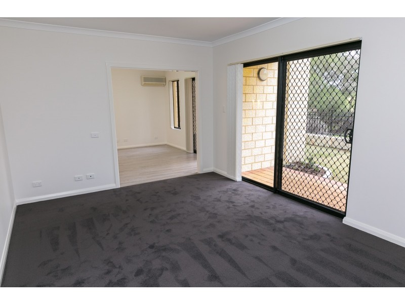 23/21 Oakmont Avenue, Meadow Springs WA 6210