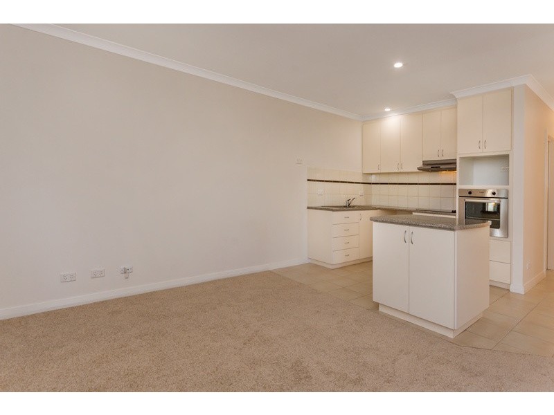 30/21 Oakmont Avenue, Meadow Springs WA 6210