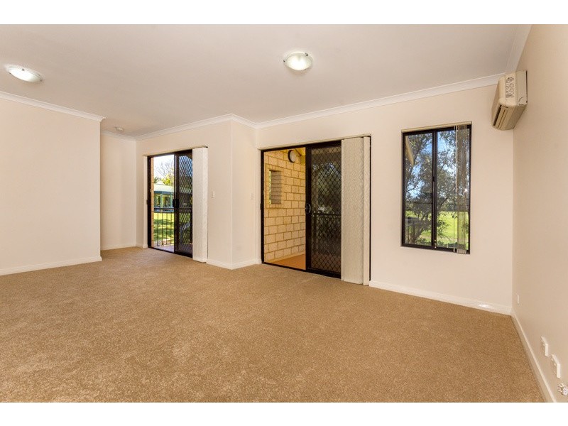 30/21 Oakmont Avenue, Meadow Springs WA 6210
