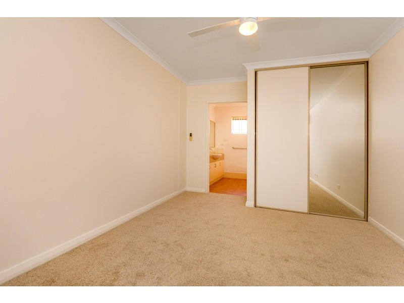 30/21 Oakmont Avenue, Meadow Springs WA 6210