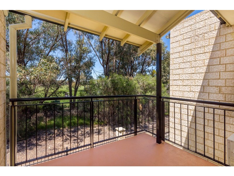 30/21 Oakmont Avenue, Meadow Springs WA 6210