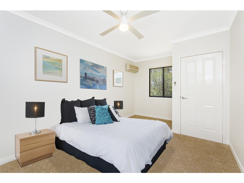 30/21 Oakmont Avenue, Meadow Springs WA 6210