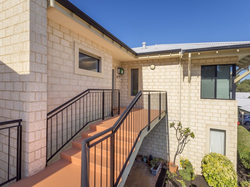 22/21 Oakmont Avenue, Meadow Springs WA 6210