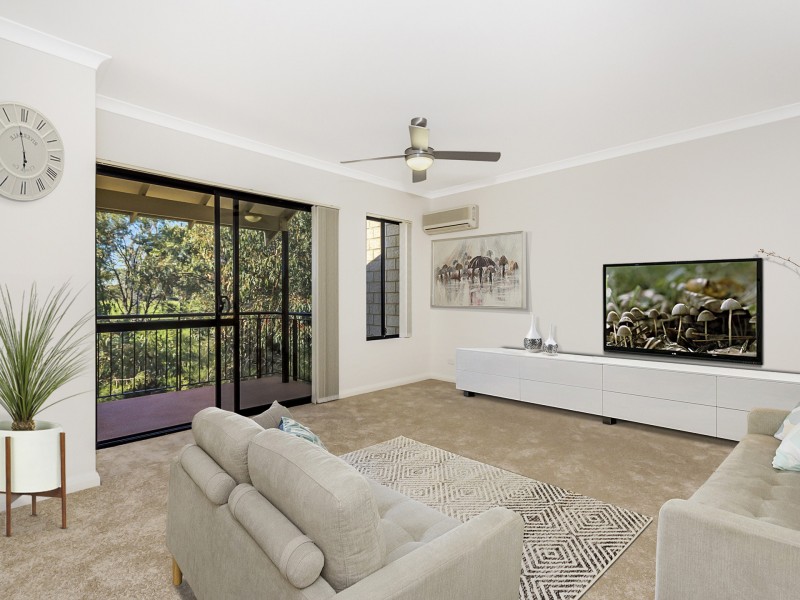 22/21 Oakmont Avenue, Meadow Springs WA 6210