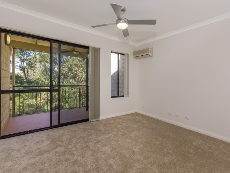 22/21 Oakmont Avenue, Meadow Springs WA 6210