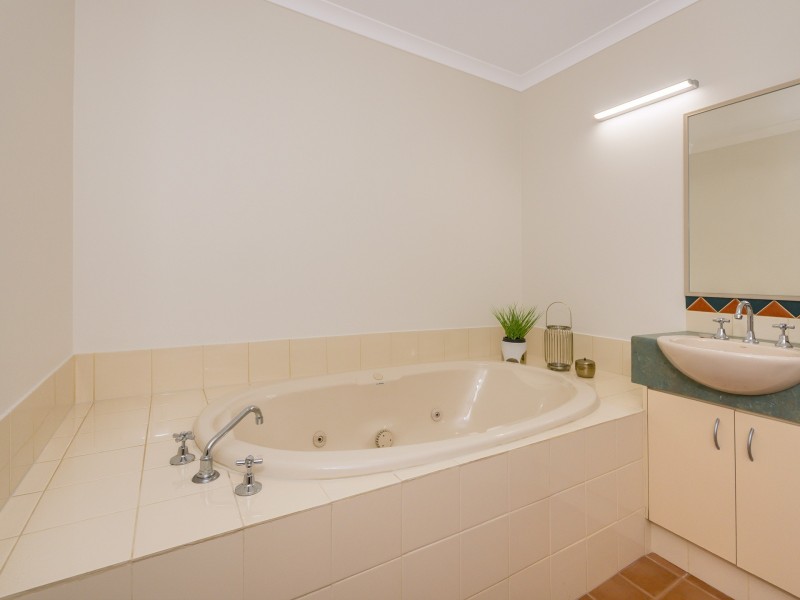 22/21 Oakmont Avenue, Meadow Springs WA 6210