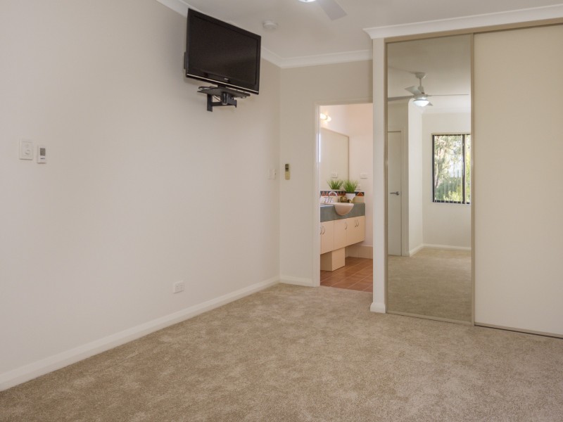 22/21 Oakmont Avenue, Meadow Springs WA 6210