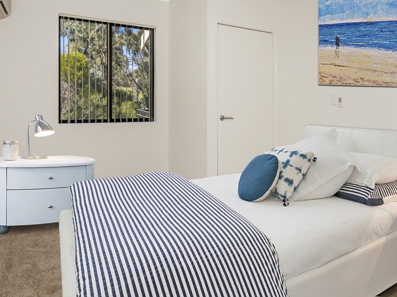 22/21 Oakmont Avenue, Meadow Springs WA 6210