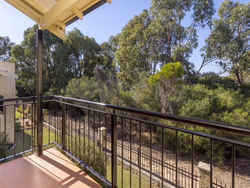 22/21 Oakmont Avenue, Meadow Springs WA 6210