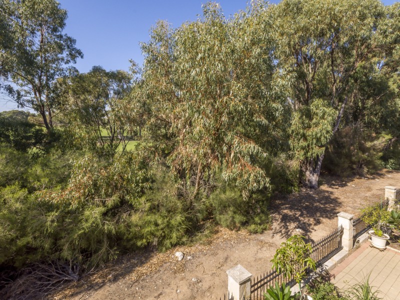 22/21 Oakmont Avenue, Meadow Springs WA 6210