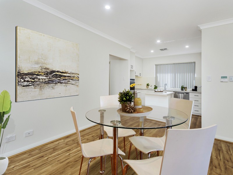 7/21 Oakmont Avenue, Meadow Springs WA 6210