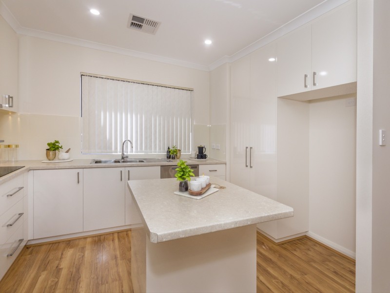 7/21 Oakmont Avenue, Meadow Springs WA 6210