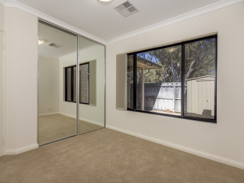 7/21 Oakmont Avenue, Meadow Springs WA 6210