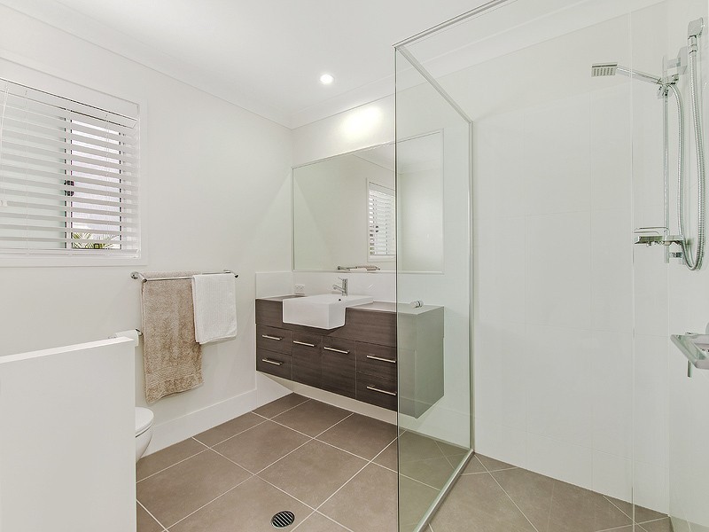 9 Sapphire Street, Caloundra West QLD 4551