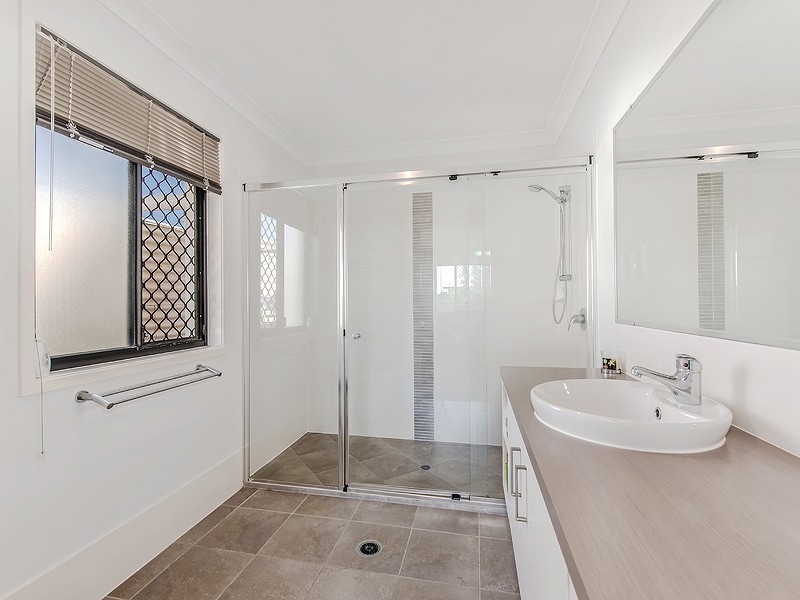 8 Howitt Street, Caloundra West QLD 4551
