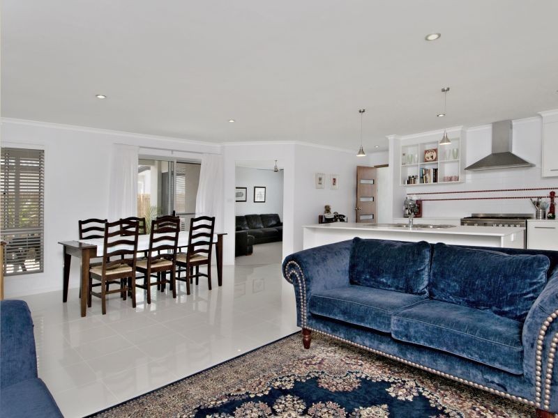 42 Grampion Drive, Caloundra West QLD 4551