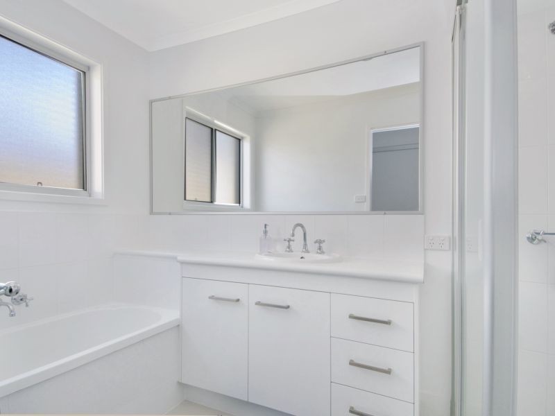 42 Grampion Drive, Caloundra West QLD 4551