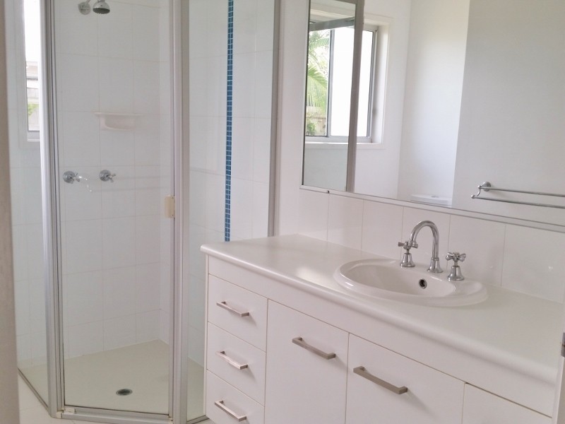 42 Grampion Drive, Caloundra West QLD 4551