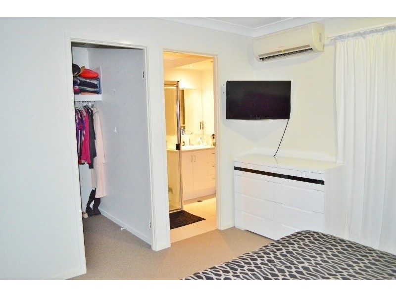 2  Crater Street, Caloundra West QLD 4551