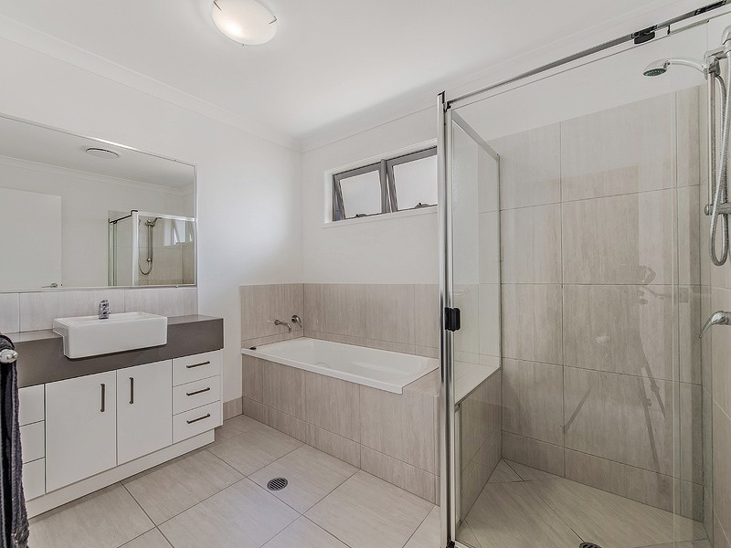31 Bells Reach Drive, Caloundra West QLD 4551