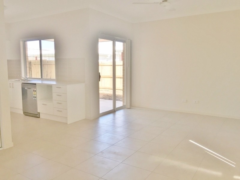 6 Apple Crescent, Caloundra West QLD 4551