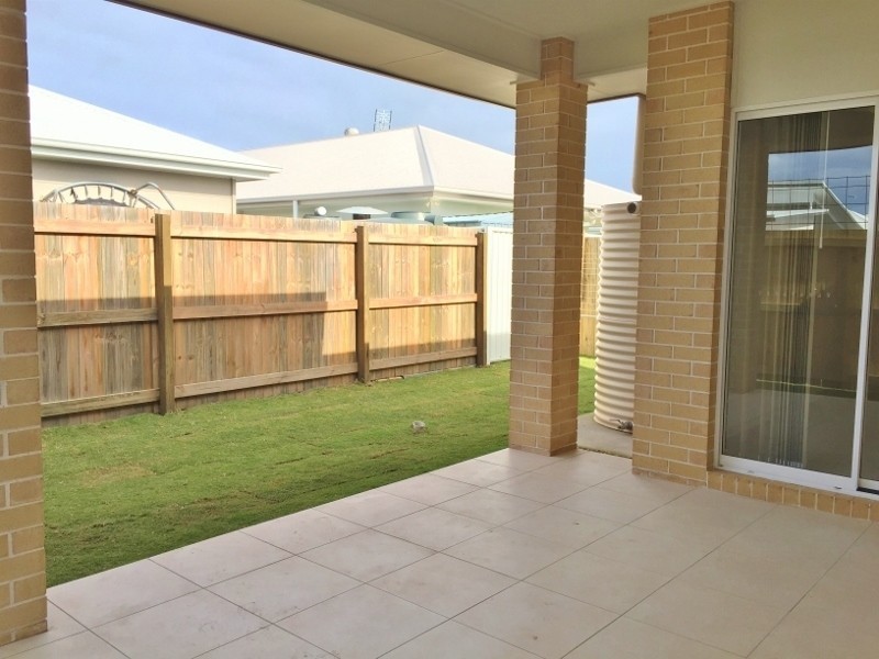 6 Apple Crescent, Caloundra West QLD 4551