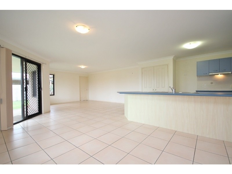 8 Carlisle Street, Caloundra West QLD 4551