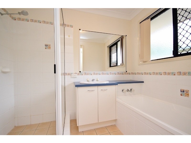 8 Carlisle Street, Caloundra West QLD 4551