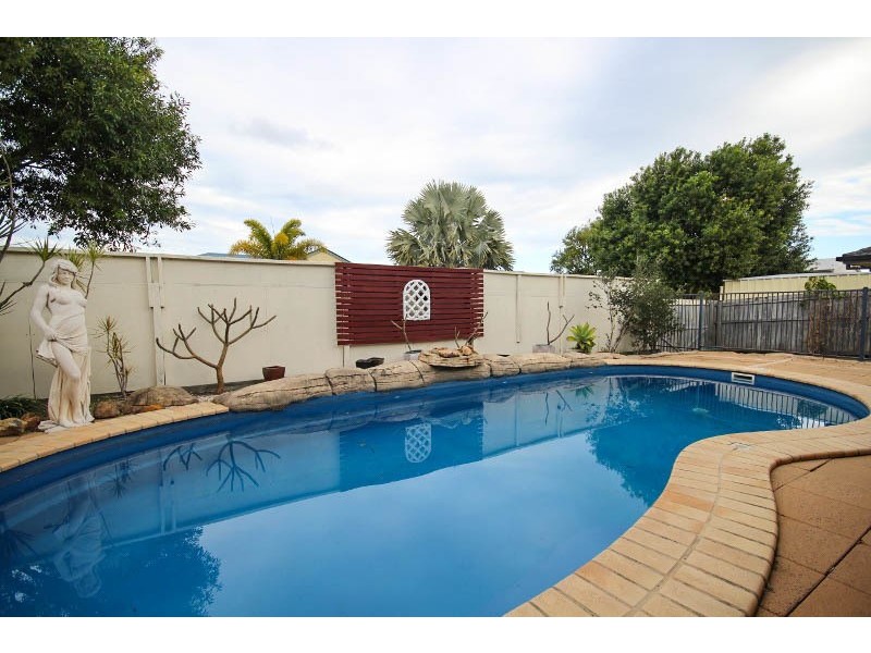 1 Carree Street, Caloundra West QLD 4551