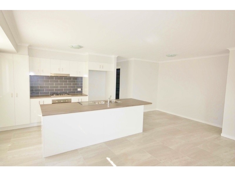 105 Creekwood Avenue, Meridan Plains QLD 4551